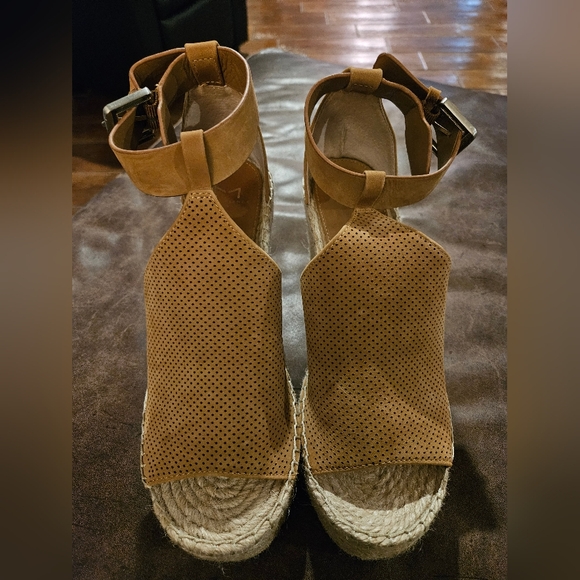Marc Fisher Natural Suede “Annie” Wedges - Picture 7 of 13